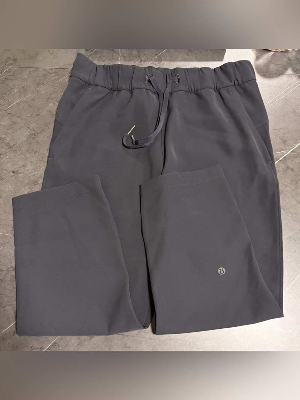 Lululemon On The Fly Crop 23" Woven - Sz 6